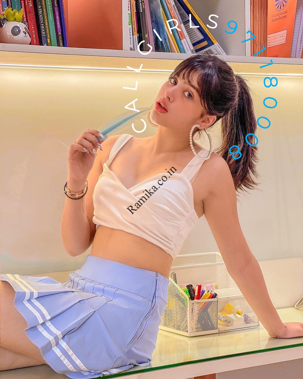 Call Girls In Indraprastha Estate 9711800081 Escorts Service Delhi NCR