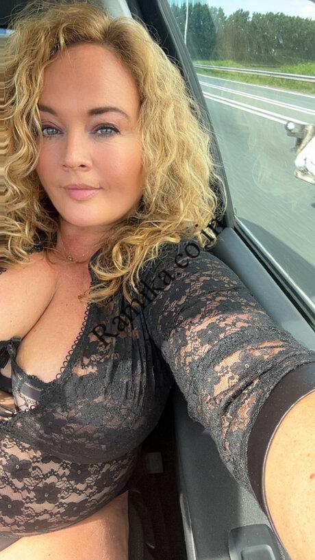 9911998069 Low Rate Call Girls in Nehru Nagar | Delhi NCR