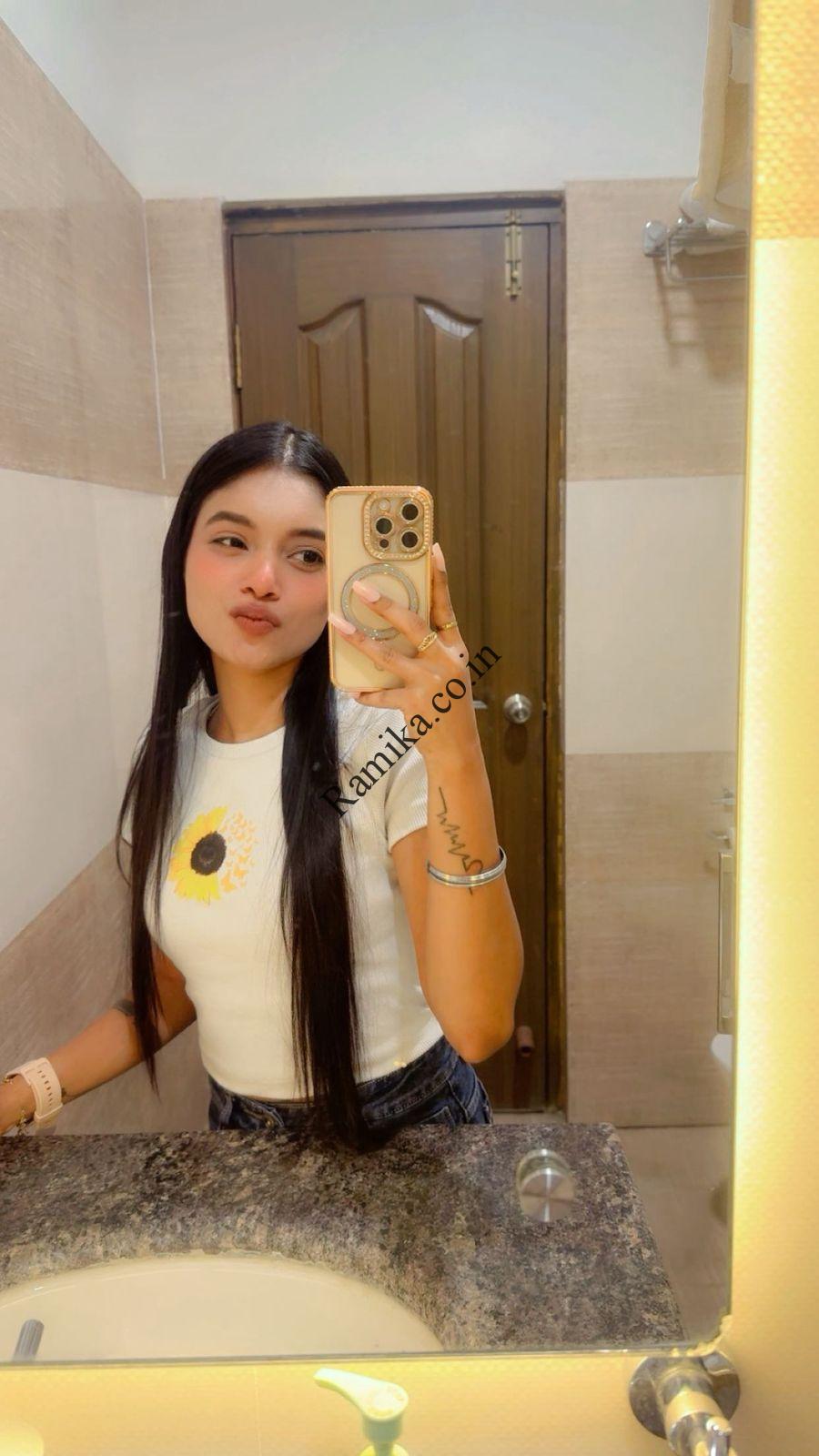 8882939993 Call Girls In Lajpat Nagar Delhi No Advance Cash Payment Call Girl In Delhi