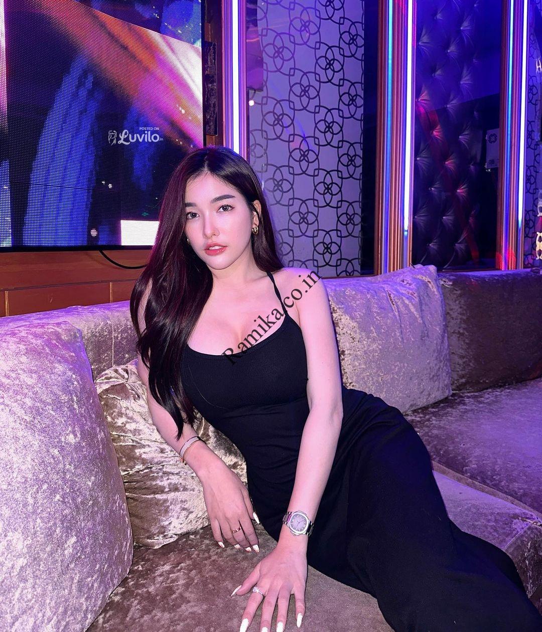 NOIDA: call girls NOIDA 98111-vip-45925💚COD