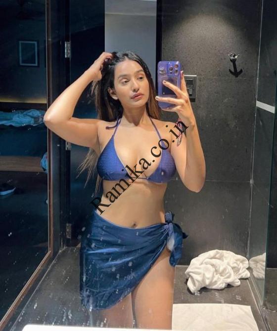 BOOK ME : 98, 99, 55, 02,77 Call Girls In Janakpuri, Delhi