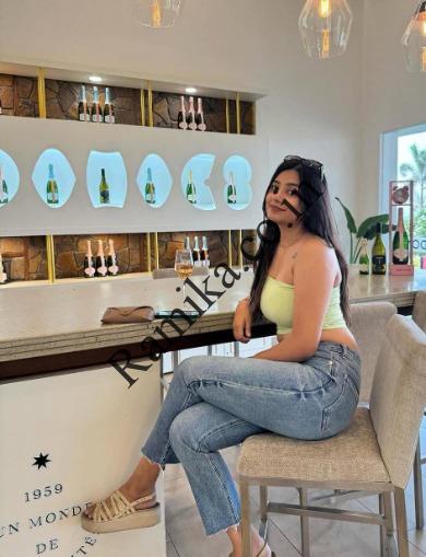 Girls in delhi Kamla Nagar)96,43,44,26,75)
