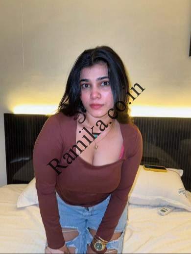 Top model college call girl service available in