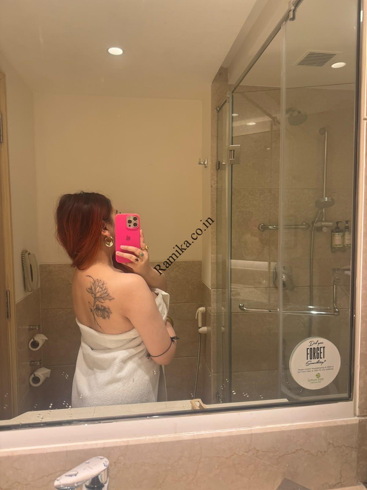 Low rate call girl in Gurgaon Sector 94 Delhi escort service