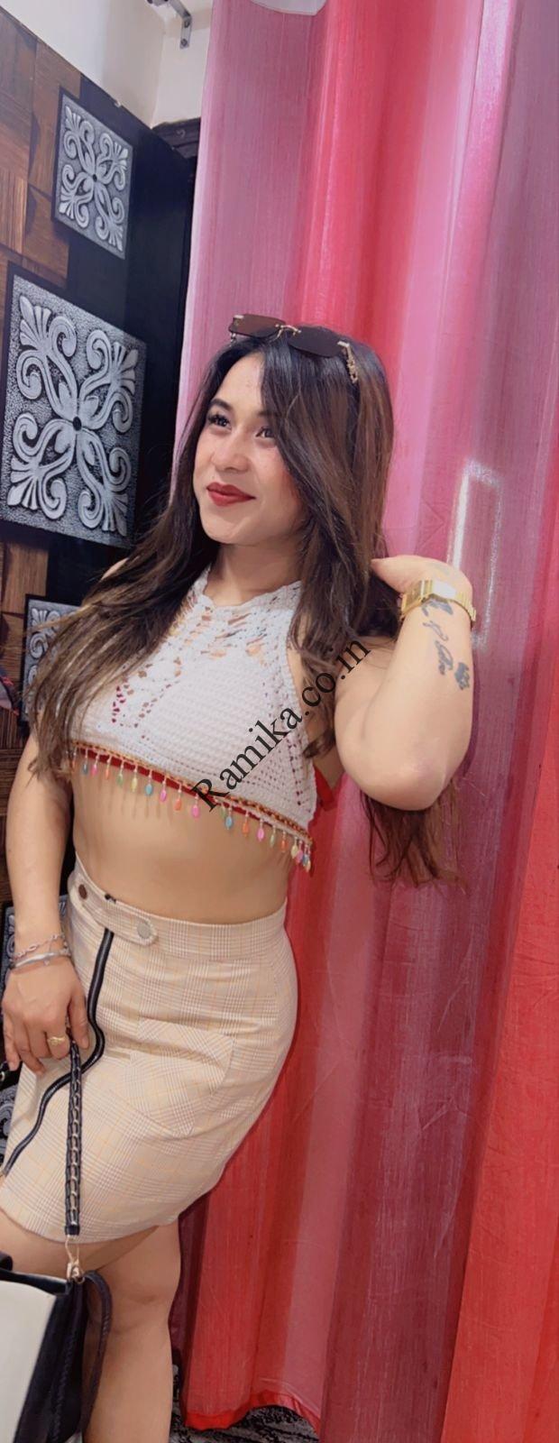 Low rate call girl in Gurgaon Malibu Towne Delhi escort service