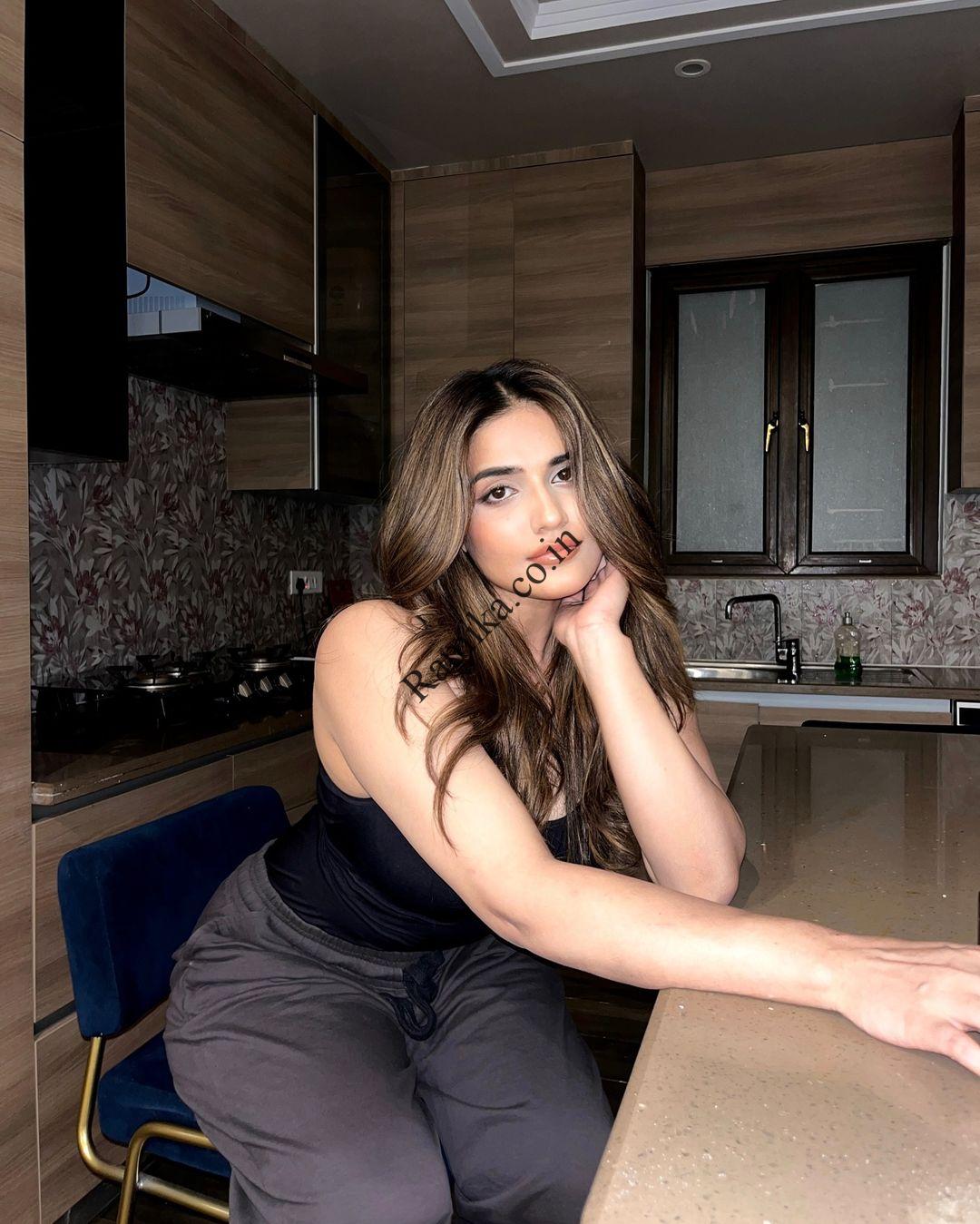 Call Girls in Delhi Vasant Kunj Genuine service❤️