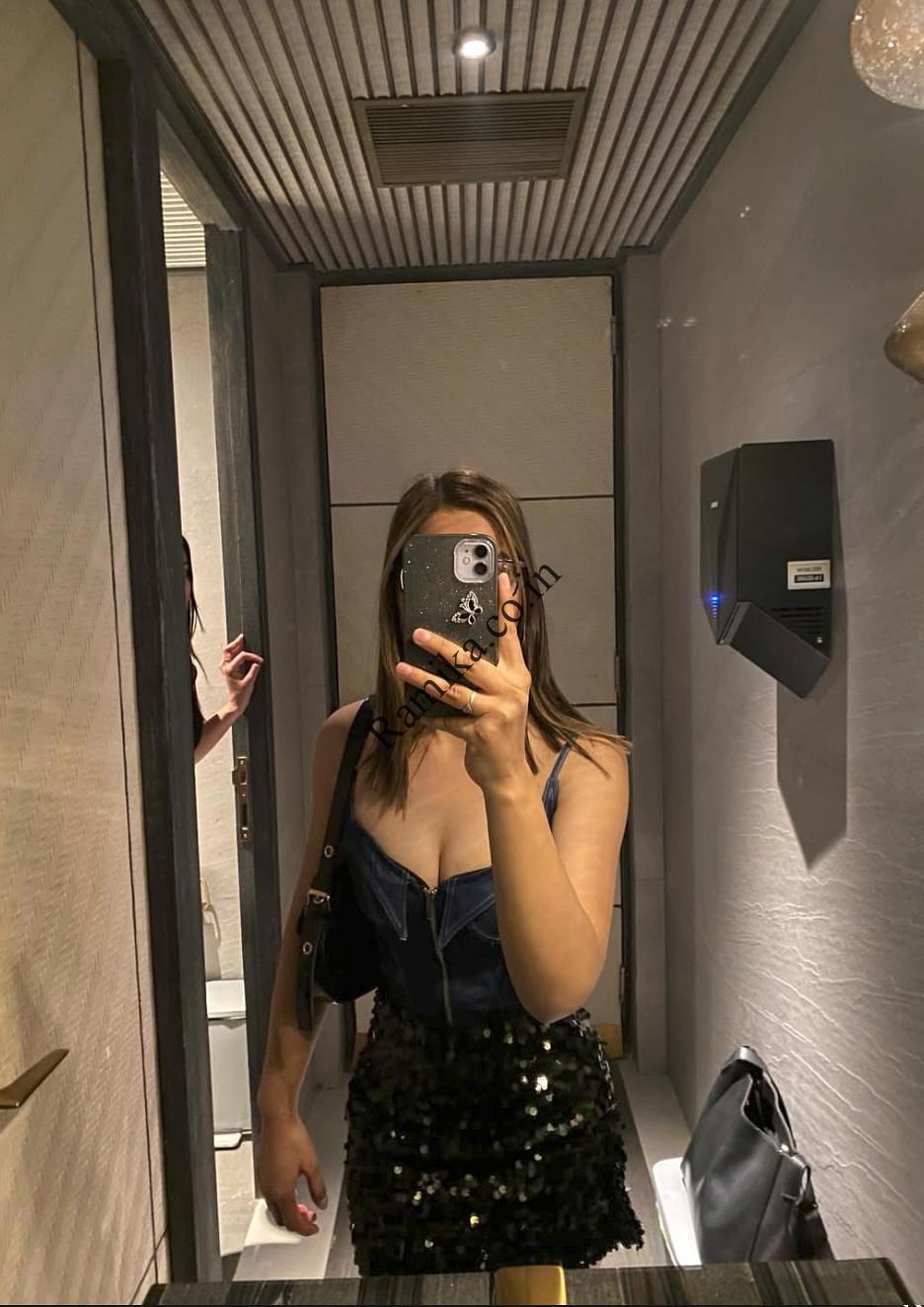 Low rate call girl in Gurgaon DLF Phase III Delhi escort service